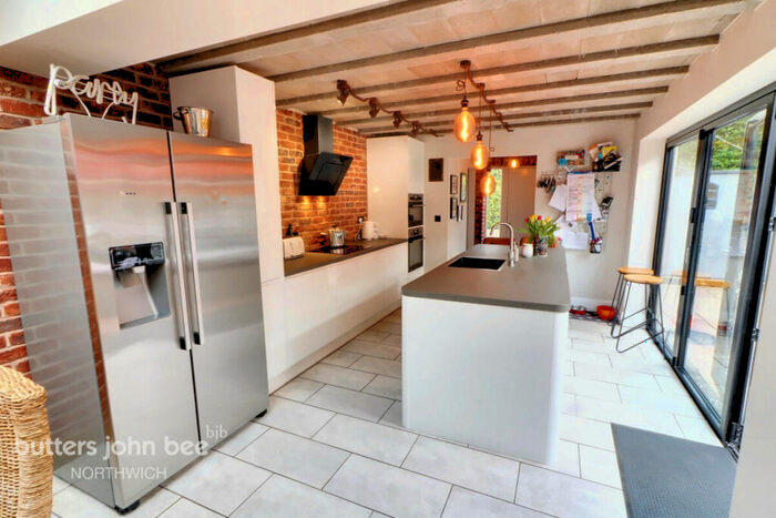 5 Bedroom Detached House For Sale In Station Road, Delamere, CW8