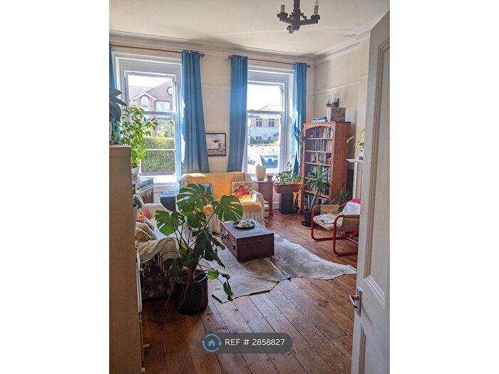 2 Bedroom Flat To Rent In Cleveland House, Weymouth, DT4