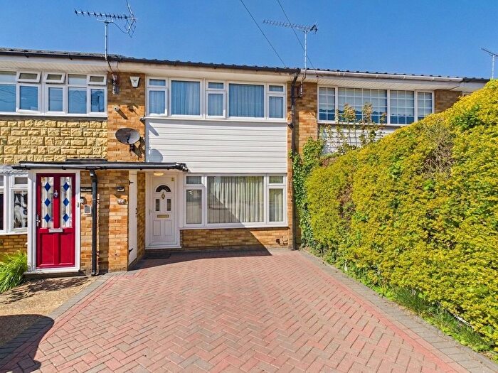 3 Bedroom Terraced House For Sale In Burton Close, Corringham, SS17