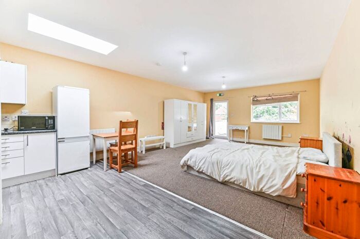 1 Bedroom Flat To Rent In Chipstead Valley Road, Coulsdon, CR5