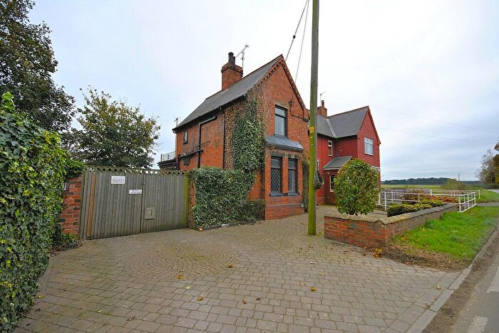 3 Bedroom Cottage For Sale In Hesley, Doncaster, DN11
