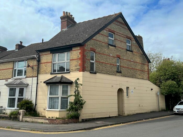 3 Bedroom End Of Terrace House To Rent In Sussex Avenue, Ashford, TN24