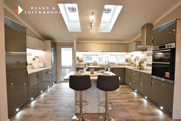 2 Bedroom Park Home For Sale In Oakleigh Park, Clacton Road, Weeley, CO16