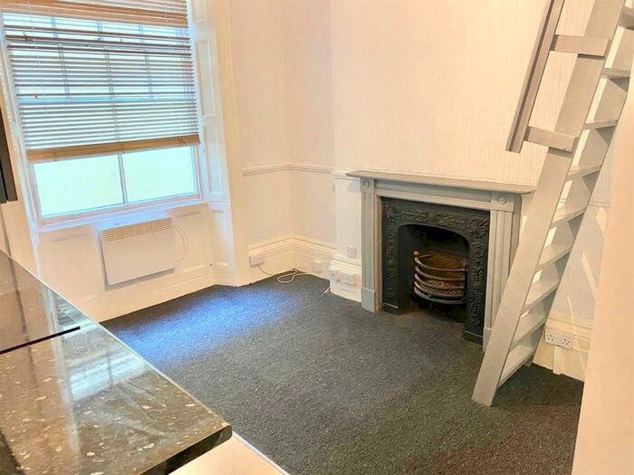 Studio To Rent In Oriental Place, Brighton, BN1