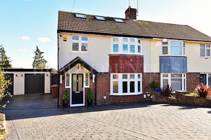 4 Bedroom Semi Detached House For Sale In Tempest Avenue, Potters Bar, EN6