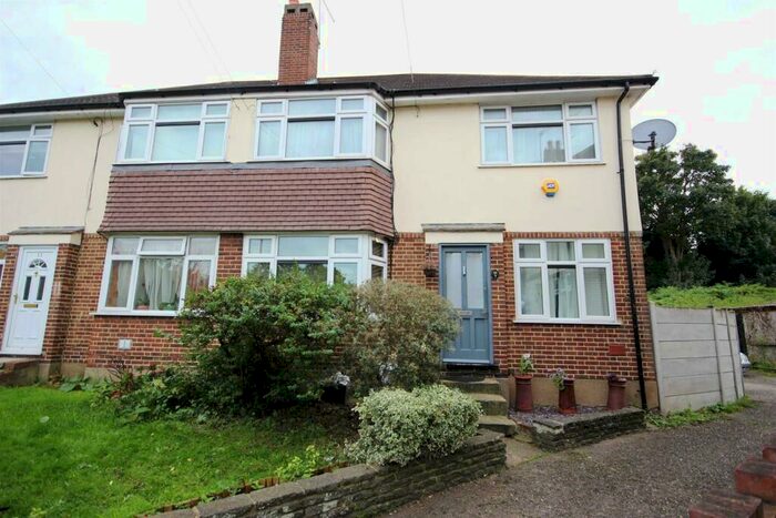 2 Bedroom Maisonette To Rent In Leyburn Close, Walthamstow, E17