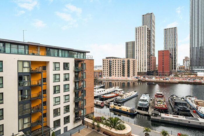 2 Bedroom Flat For Sale In Boardwalk Place, London, E14