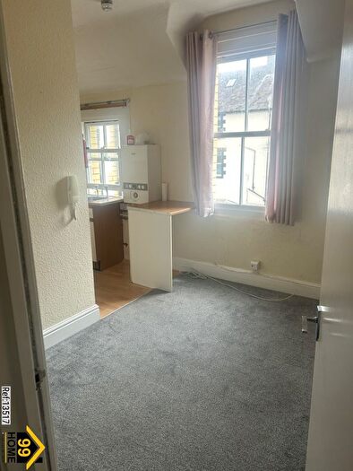 1 Bedroom Flat To Rent In Rhiw Bank Avenue, Colwyn Bay, Conwy, LL29