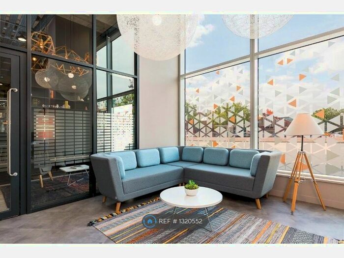 2 Bedroom Flat To Rent In Pioneer Point South Towers, London IG1