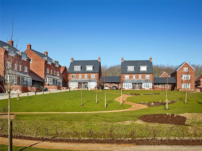 3 Bedroom Detached House For Sale In The Brooks, Clayhill Road, Burghfield Common, Reading, RG7