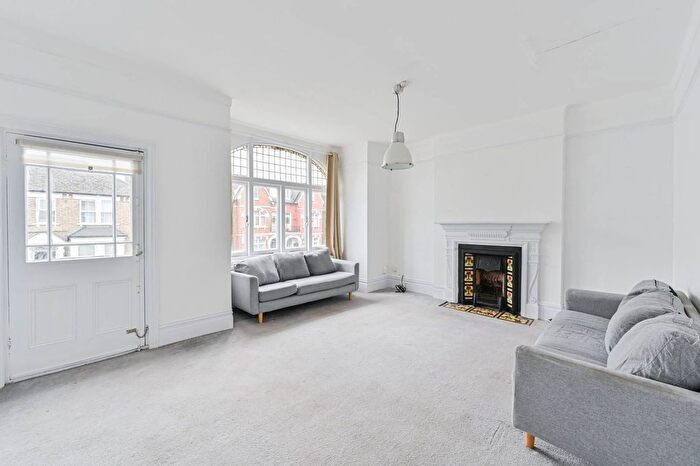 2 Bedroom Flat To Rent In Stanthorpe Road, Streatham, London, SW16