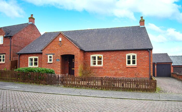 3 Bedroom Bungalow For Sale In Church Close, Harborough Magna, Rugby, CV23