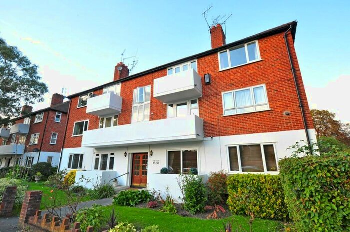 2 Bedroom Apartment To Rent In River Court, Taplow, Maidenhead, Berkshire, SL6