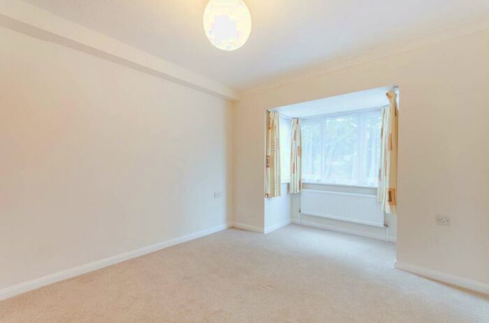 1 Bedroom Flat To Rent In Addiscombe Road, Croydon, CR0