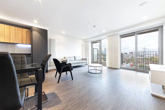 3 Bedroom Flat For Sale In Royal Docks West, Western Gateway, London, E16