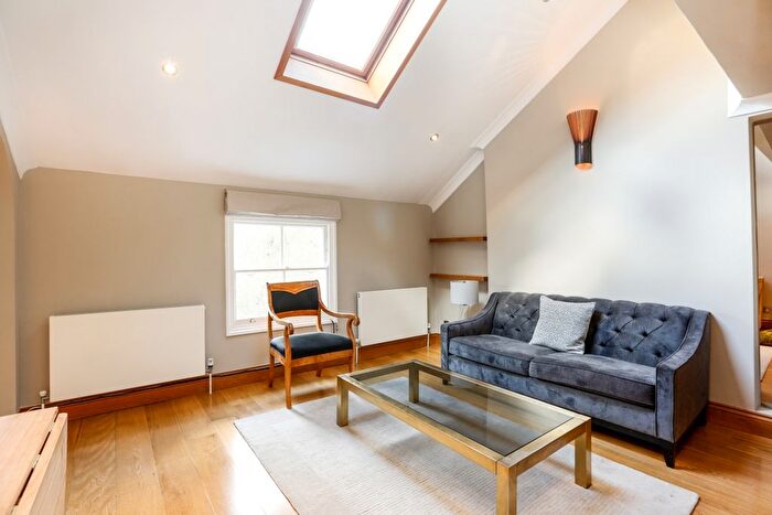 3 Bedroom Flat To Rent In Marlborough Road, Richmond, TW10