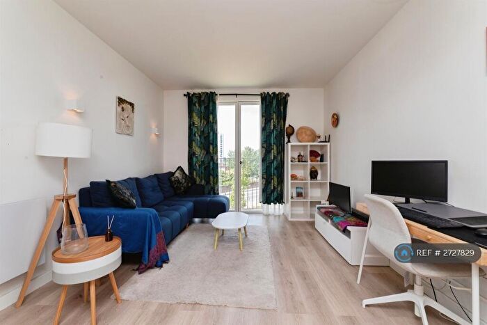 1 Bedroom Flat To Rent In Harbard Close, Barking, IG11