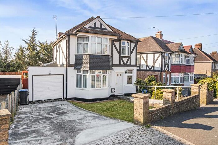 3 Bedroom Maisonette To Rent In Vincent Gardens, Dollis Hill, NW2