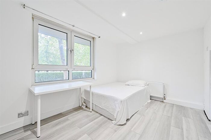 5 Bedroom Flat To Rent In Broomfield, Walthamstow, London, E17