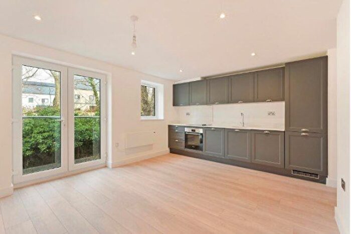 1 Bedroom Flat To Rent In Portland Road, Dorking, RH4