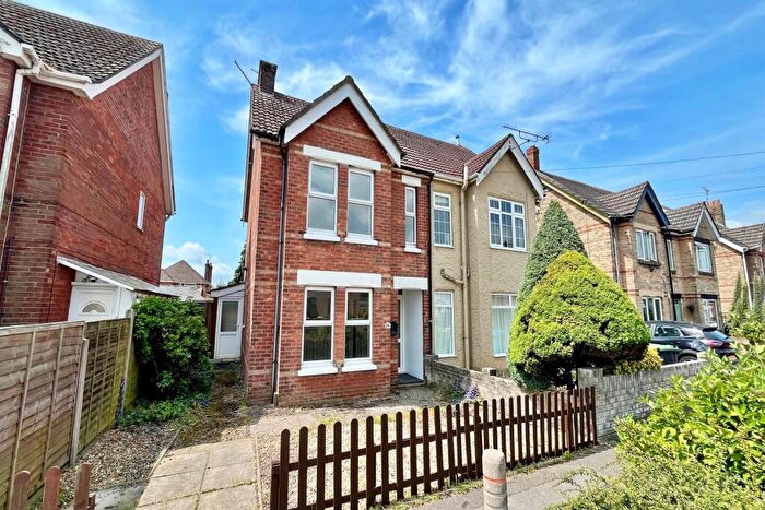 3 Bedroom Semi-Detached House To Rent In Parkstone, BH12