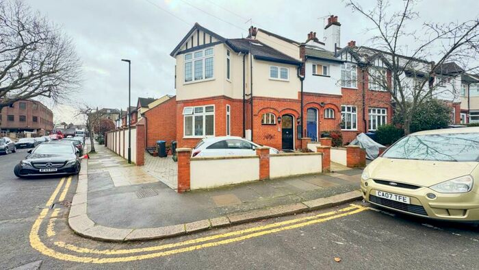 3 Bedroom Terraced House To Rent In Chase Hill, Enfield, EN2