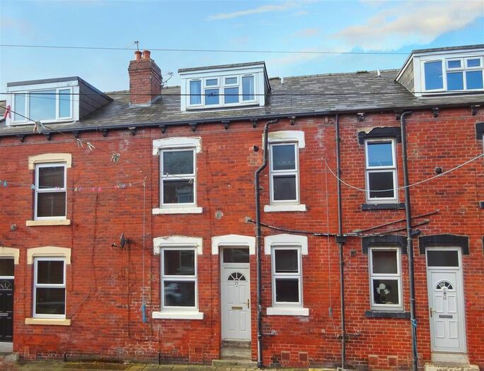 2 Bedroom Property To Rent In Claremont Street, Armley, Leeds, LS12