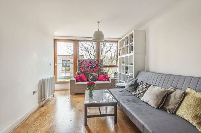 2 Bedroom Flat To Rent In St. James's Road, Bermondsey, London, SE1
