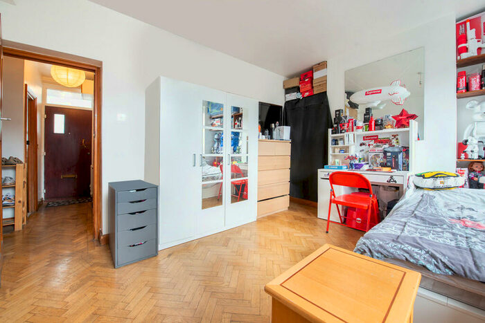 2 Bedroom Apartment To Rent In Black Prince Road, SE11