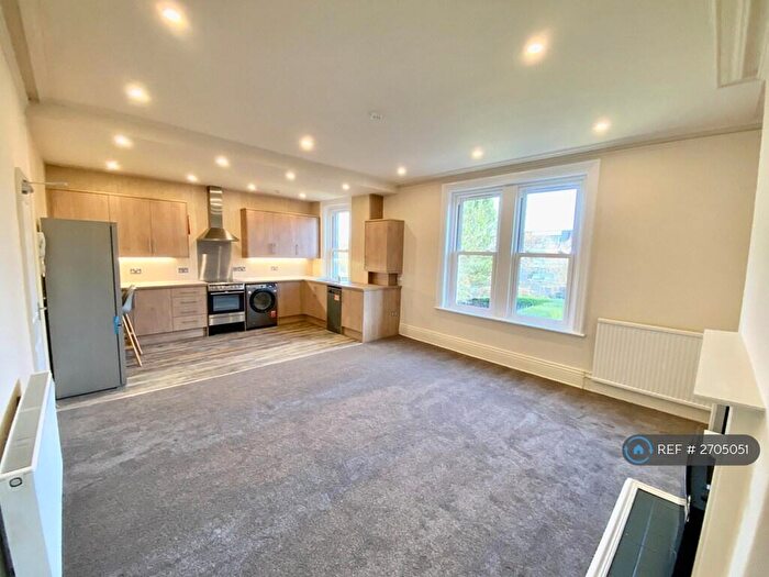 2 Bedroom Flat To Rent In Ripon Road, Harrogate, HG1