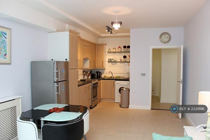1 Bedroom Flat To Rent In London, London, E14