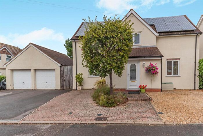 4 Bedroom Detached House For Sale In Seabrook Road, Brockworth, Gloucester, GL3