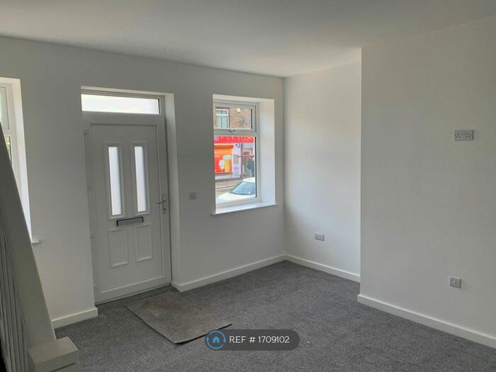 2 Bedroom Semi-Detached House To Rent In Huddersfield Road, Wyke, Bradford, BD12