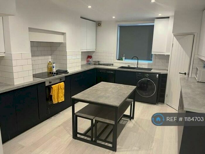 6 Bedroom Terraced House To Rent In Cardigan Lane, Leeds, LS6