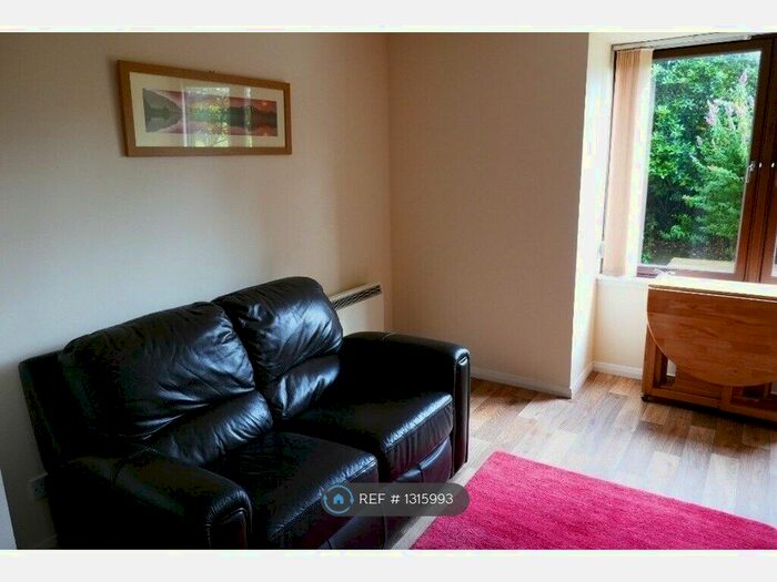 2 Bedroom Flat To Rent In Headland Court, Aberdeen, AB10
