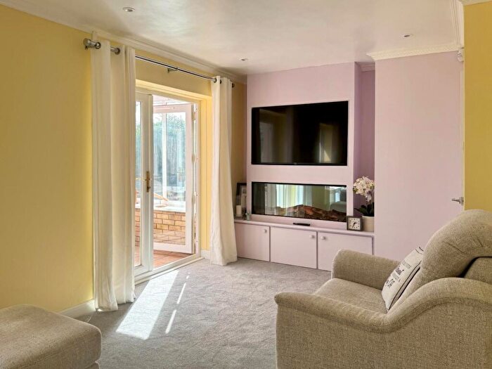 2 Bedroom Detached Bungalow For Sale In Cosmeston Drive, Penarth, CF64
