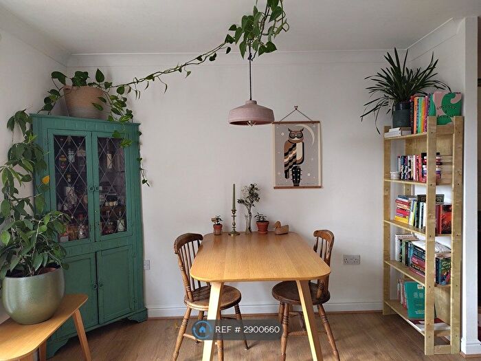2 Bedroom Flat To Rent In Candle Street, London, E1