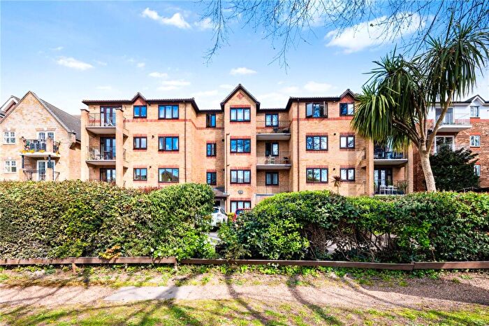 2 Bedroom Apartment For Sale In The Avenue, Beckenham, BR3