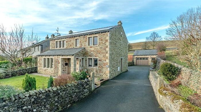 4 Bedroom Detached House For Sale In Proctors Garden, Austwick, LA2