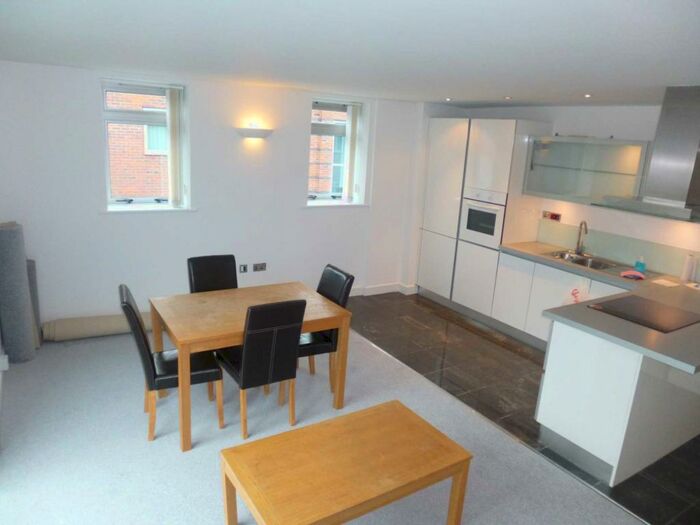 2 Bedroom Flat To Rent In Palatine Road, Manchester, M20