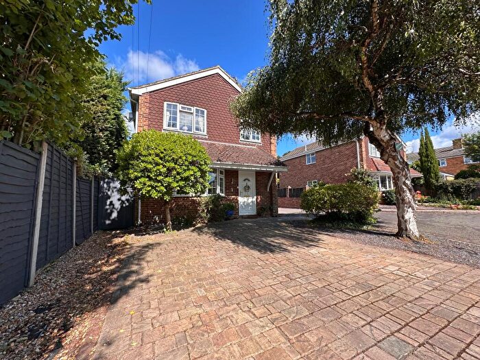 4 Bedroom Detached House For Sale In Ottershaw, KT16