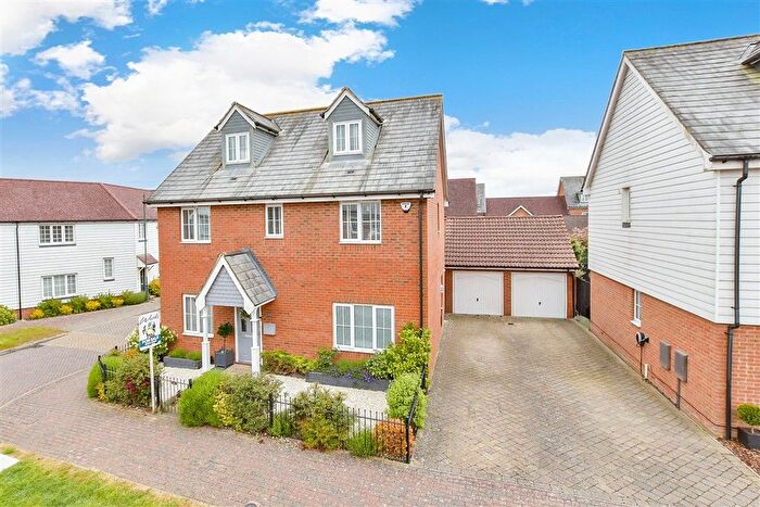 5 Bedroom Detached House For Sale In Hazen Road, Kings Hill, West Malling, Kent, ME19
