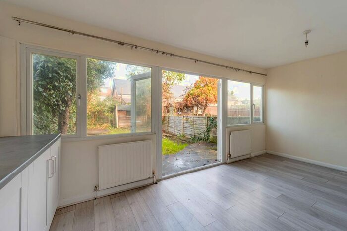 3 Bedroom End Of Terrace House To Rent In Cromwell Avenue, New Malden, KT3