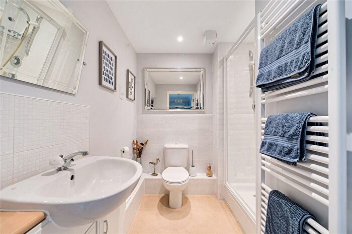 2 Bedroom Flat To Rent In Chichester House, Hillcroft Close, Lymington, SO41