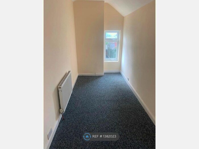 3 Bedroom Terraced House To Rent In West Bromwich Road, Walsall, WS1