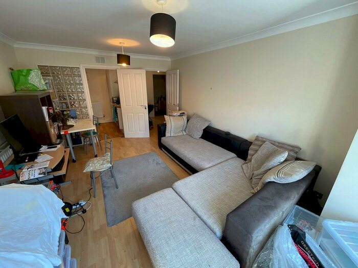 2 Bedroom Apartment To Rent In Rosecroft, Whitechapel St, M20