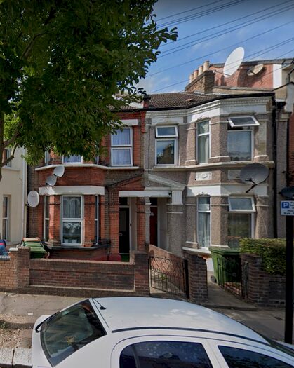 3 Bedroom Flat To Rent In East Road, London, E15