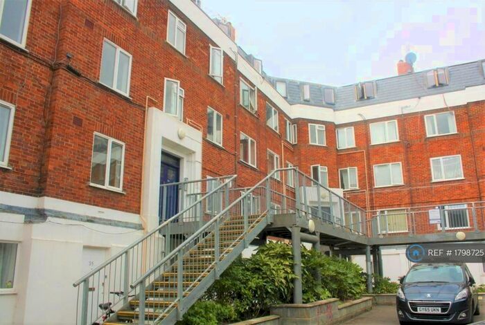 3 Bedroom Flat To Rent In Park Crescent Place, Brighton, BN2