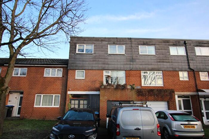 4 Bedroom Terraced House To Rent In Runbury Circle, Neasden, NW9