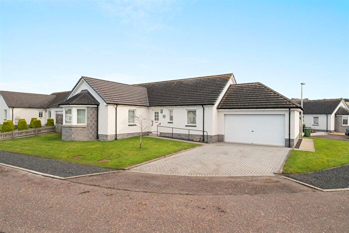 4 Bedroom Detached Bungalow For Sale In Destiny Drive, Scone, Perth, PH2